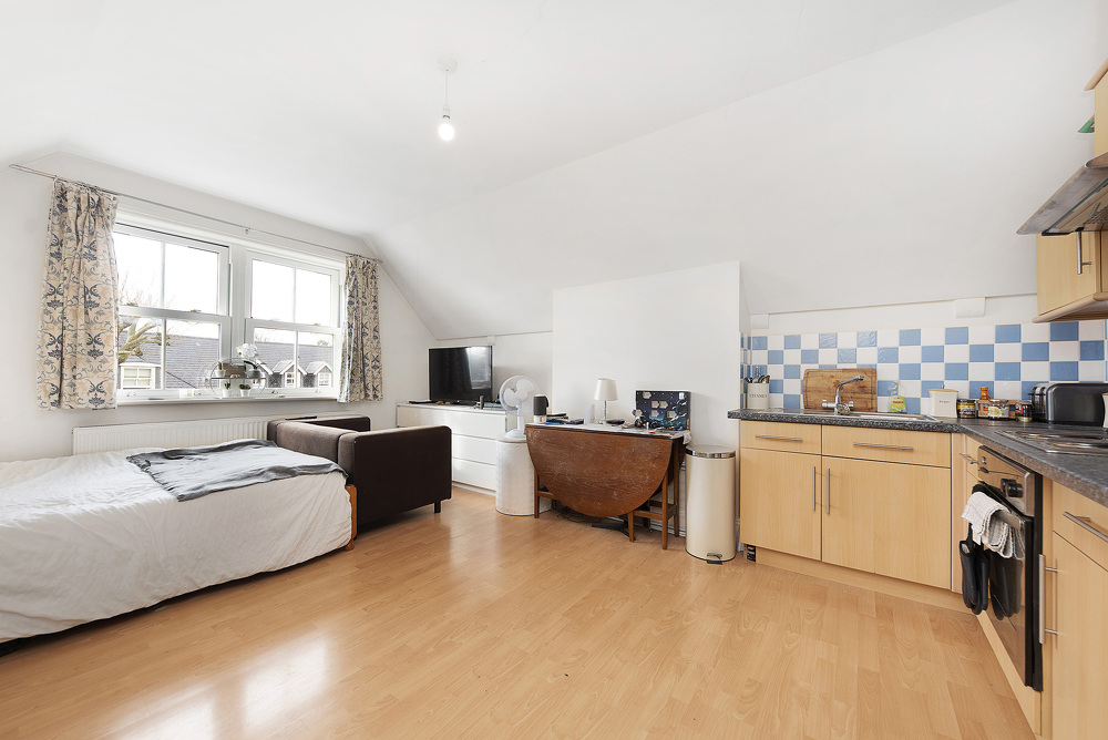 house or flat for sale or rent in south west London